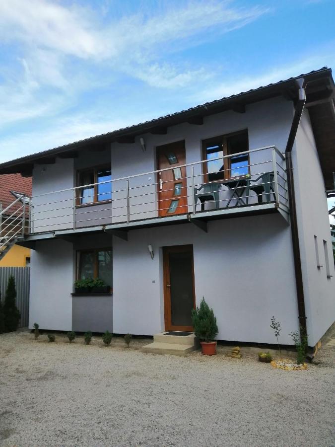 Vanessa Apartments Besenova Bagian luar foto